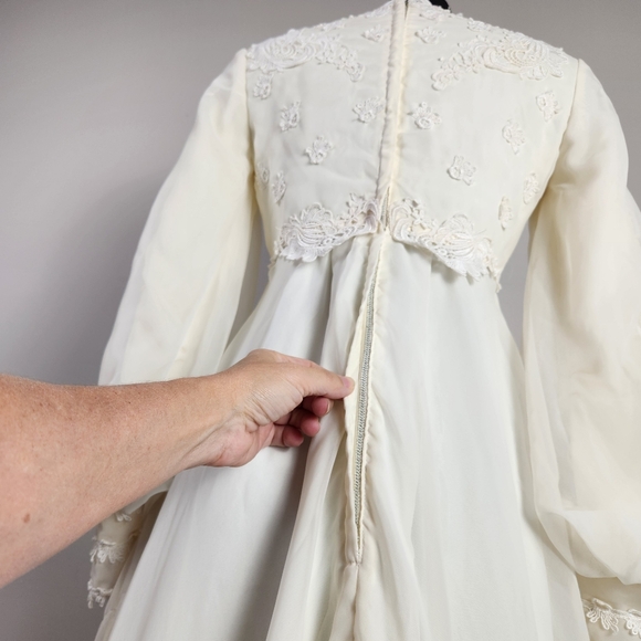 VINTAGE 70s long sleeve ivory wedding dress - Picture 8 of 16